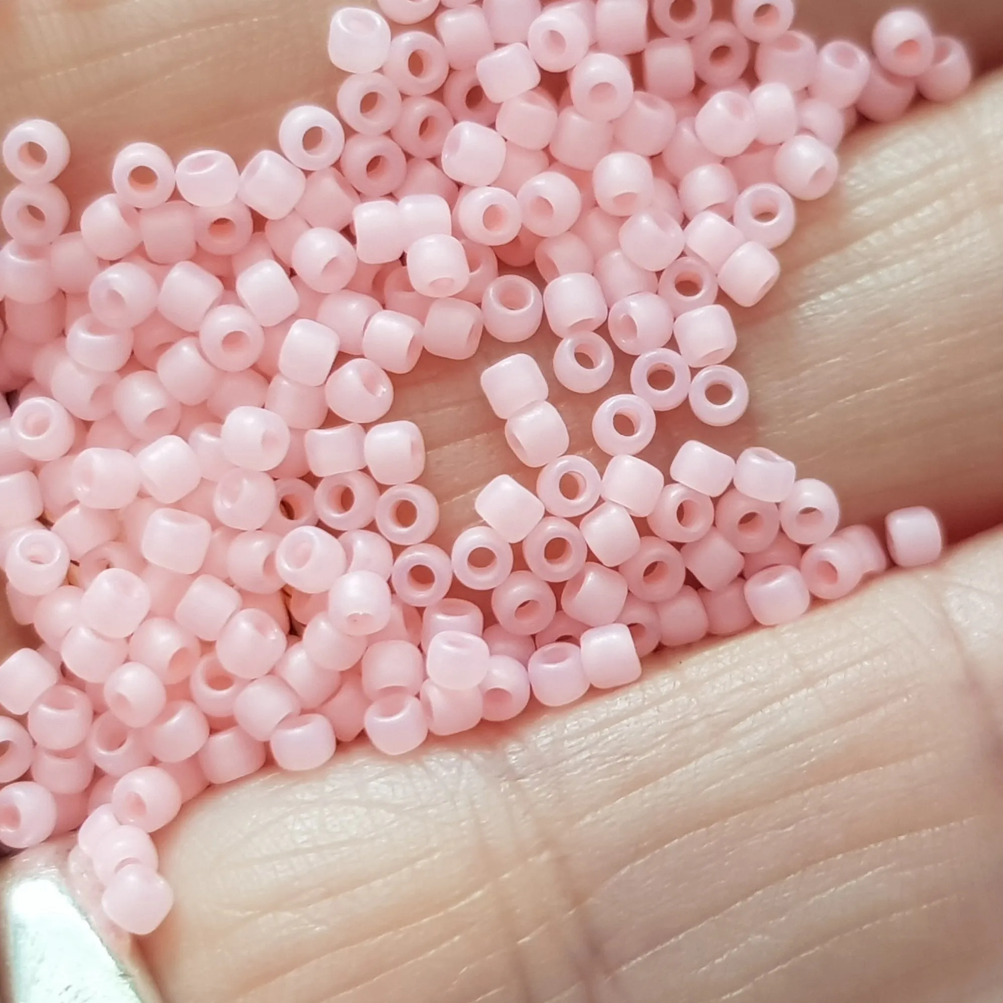11/0 TR-145F Pink Innocent Frosted Ceylon 10g/30g Round Toho Seed Beads | Beading Supply