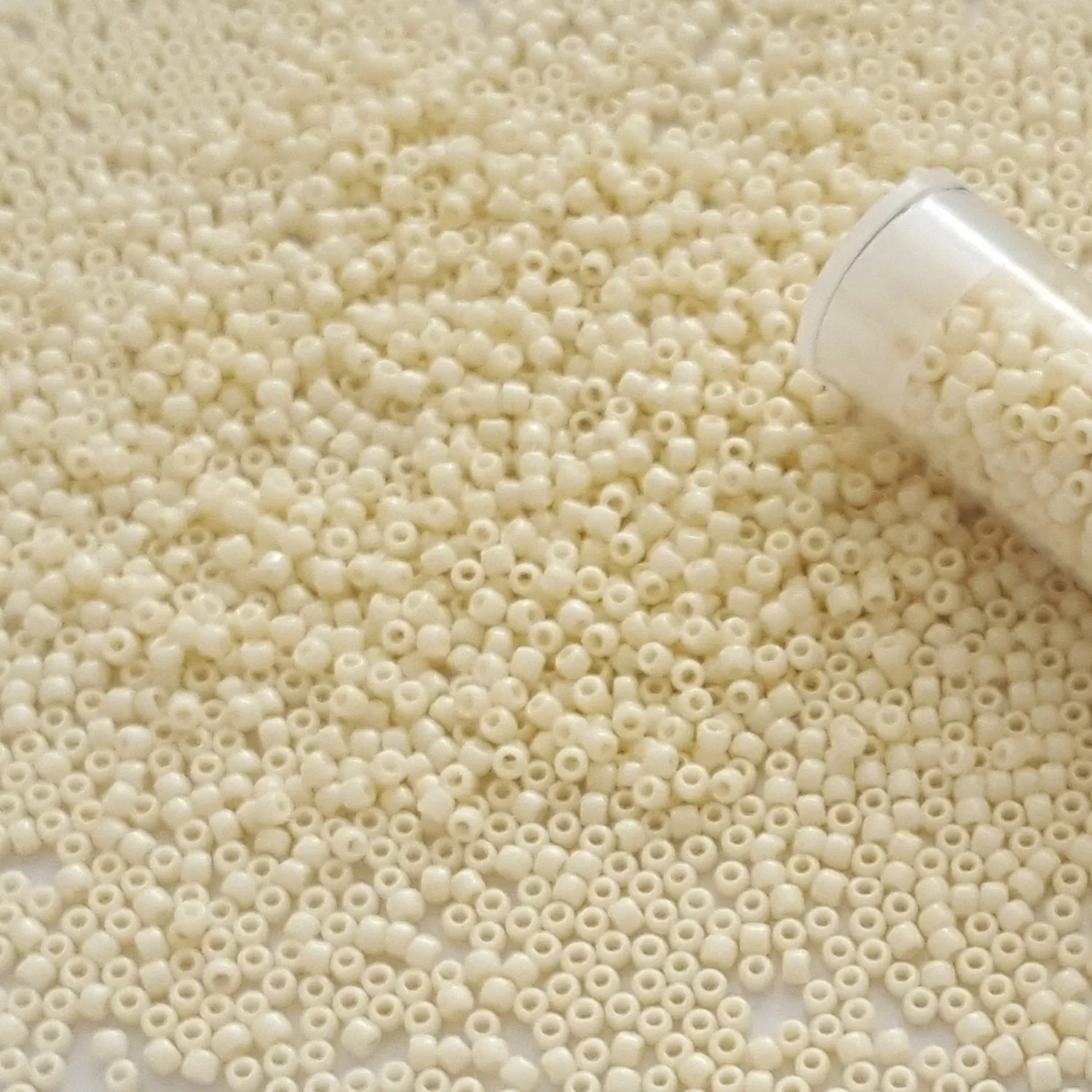 11/0 TR-51 Lt Beige Opaque 10g/30g Round Toho | Beading Supply