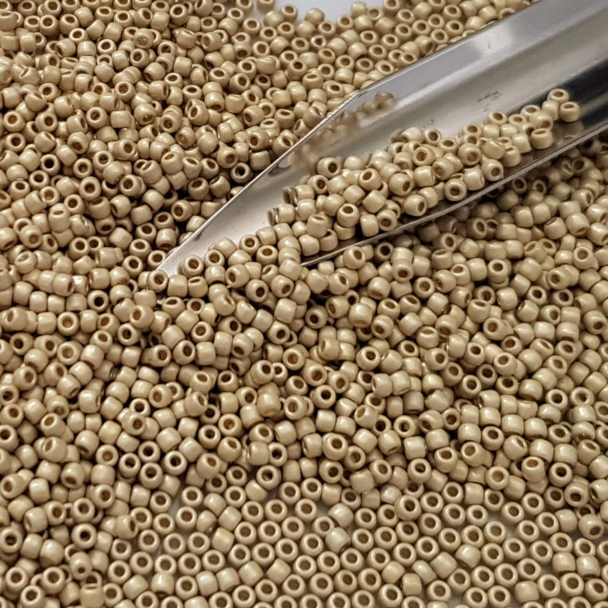 11/0 TR-PF558F Aluminium Galvanized Matte Permanent Finish 10g/30g Round Toho Seed Beads | Beading Supply