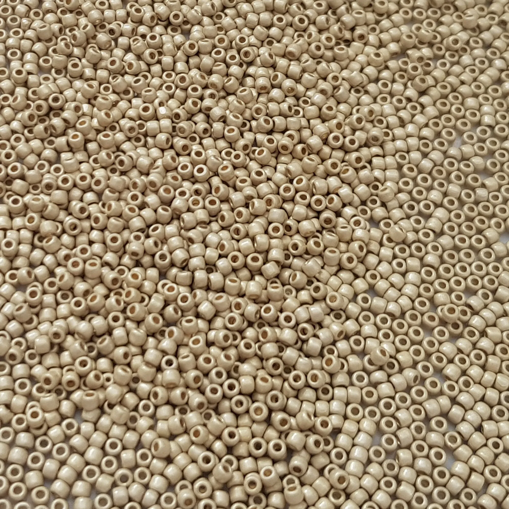 11/0 TR-PF558F Aluminium Galvanized Matte Permanent Finish 10g/30g Round Toho Seed Beads | Beading Supply
