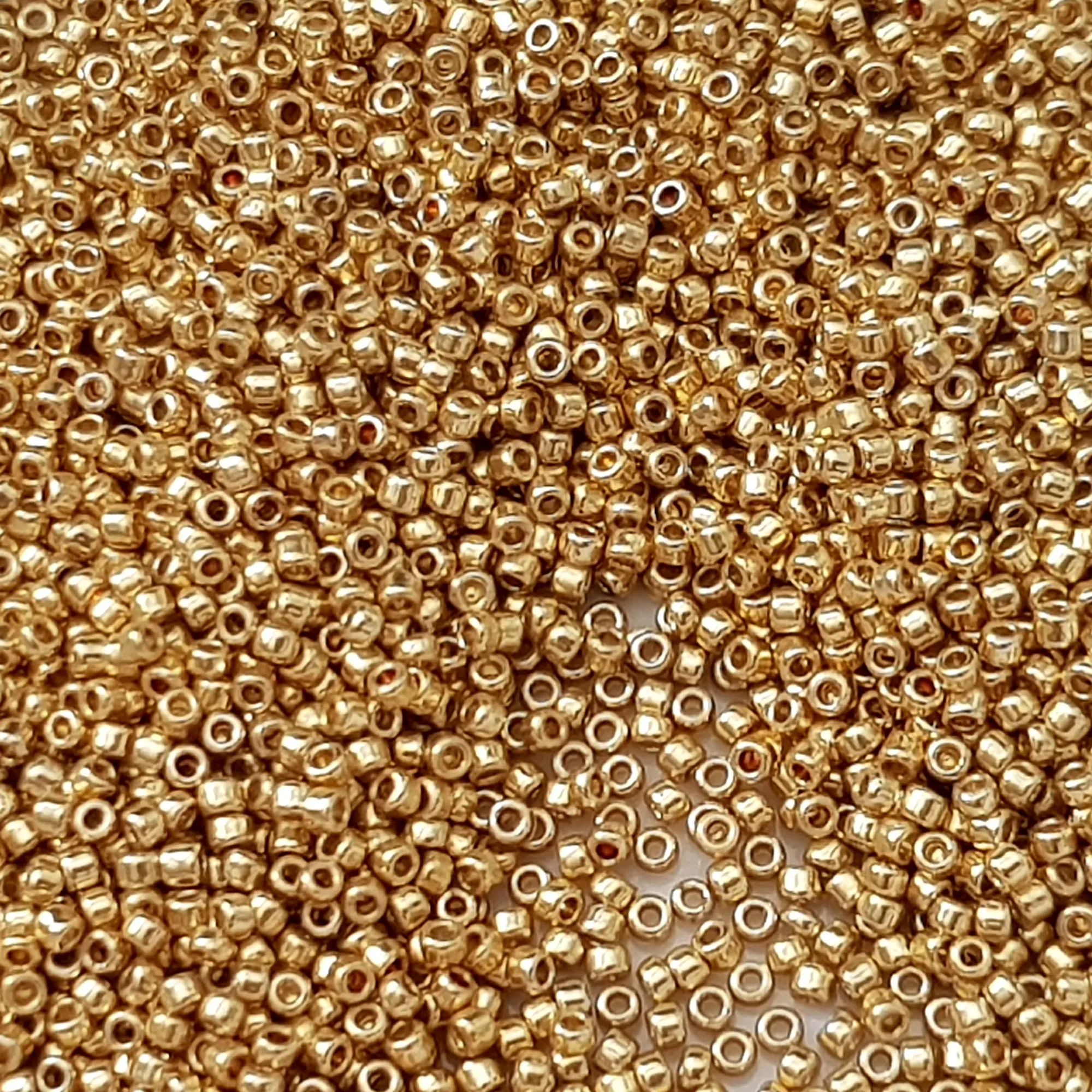 15/0 TR-PF557 Starlight Gold Galvanized PermaFinish Round Toho 5g Seed Beads | Beading Supply